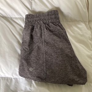 Lululemon mid-rise tracker 4” shorts
